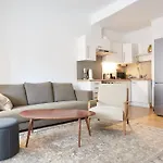 1464, Old Center Apartment