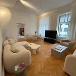 Apartment 1464, Old Center